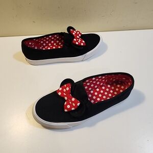Disney Black Slip-On Minnie Shoes with Red Polka Dot Bow Size 7